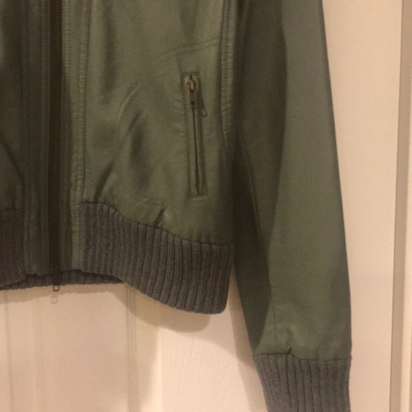 Leather bomber jacket - Picture 3 of 3